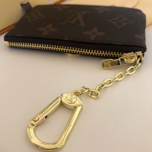 SOLD OUT ‼️ Monogram Key Pouch - Picture 2 of 9